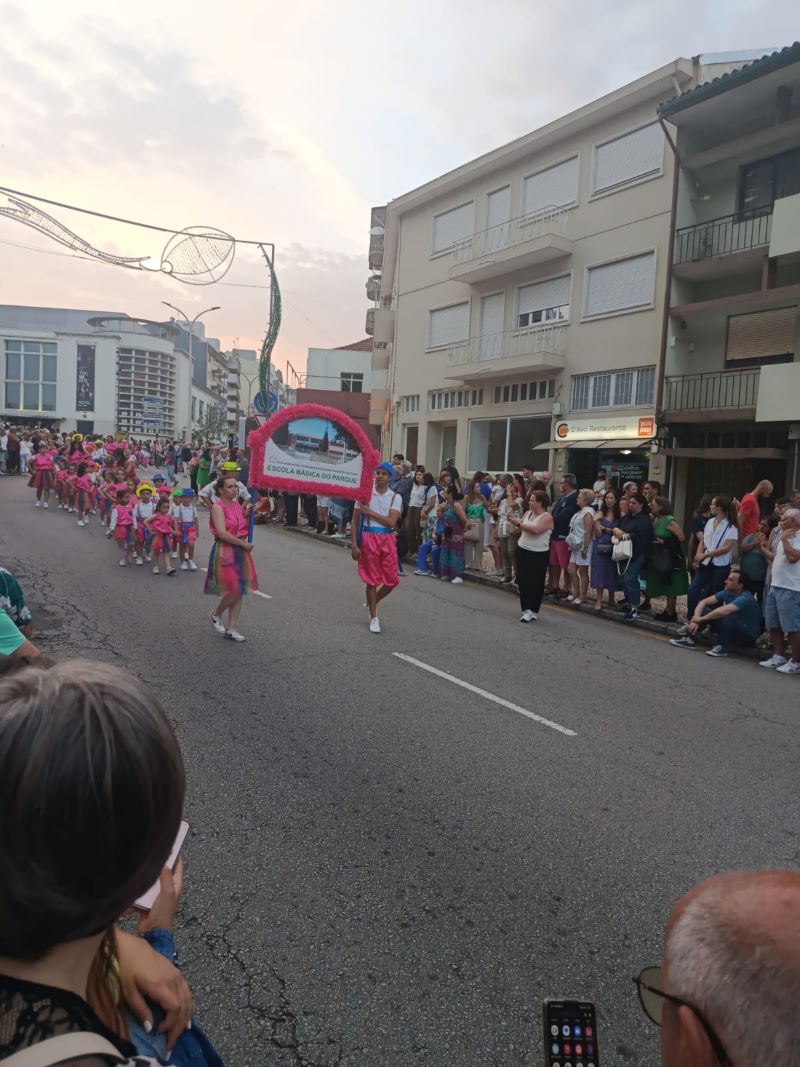 Marchas Populares com cor, alegria e união
