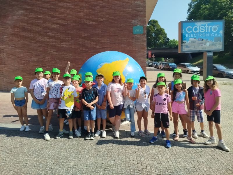 Alunos do 3.º ano exploram o universo no Planetário do Porto