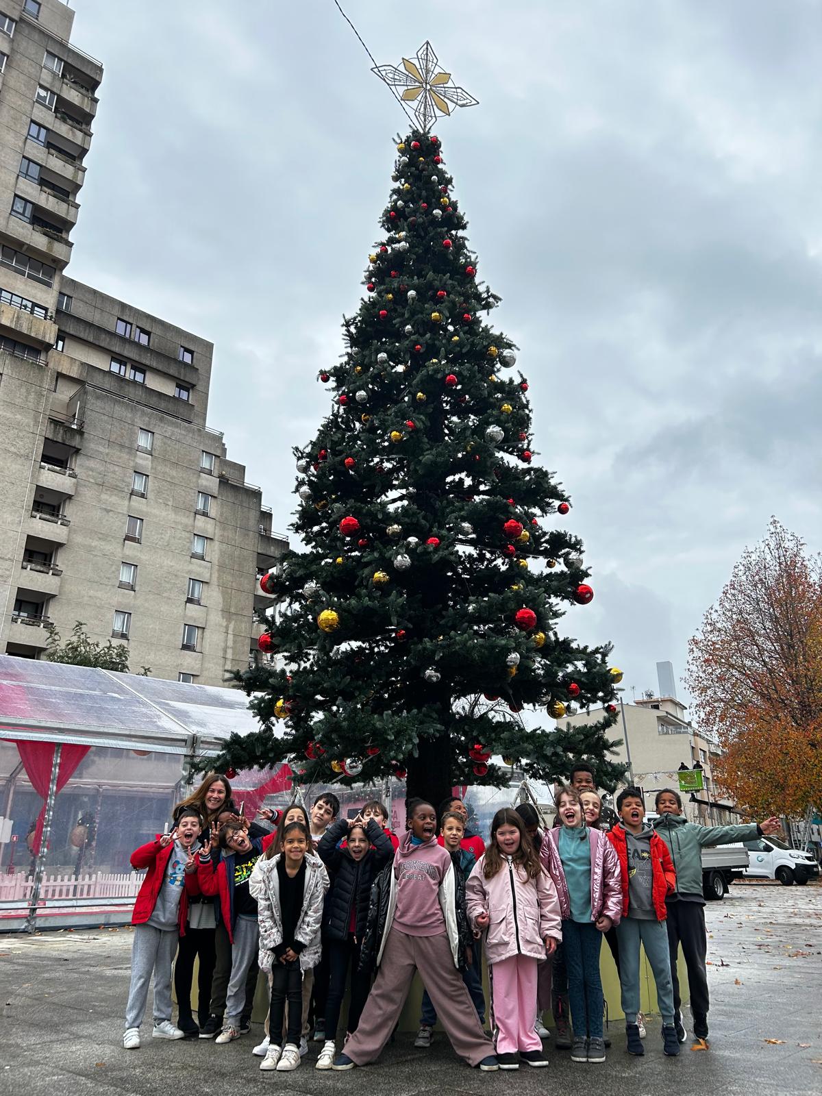 &laquo;Dar Voz a Todos V&oacute;s&raquo; (3.&ordm; A) Fundo de Vila no Teatro!